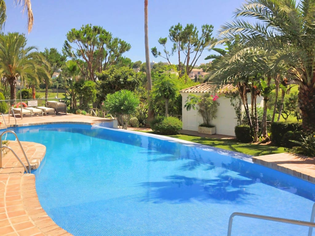 2 bedroom Penthouse for sale in Mijas Costa with pool garage - € 469,000 (Ref: 9665791)