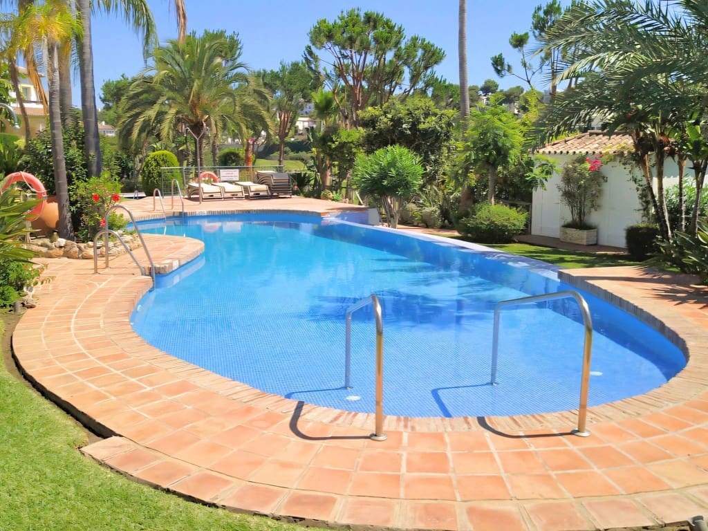 2 bedroom Penthouse for sale in Mijas Costa with pool garage - € 469,000 (Ref: 9665791)