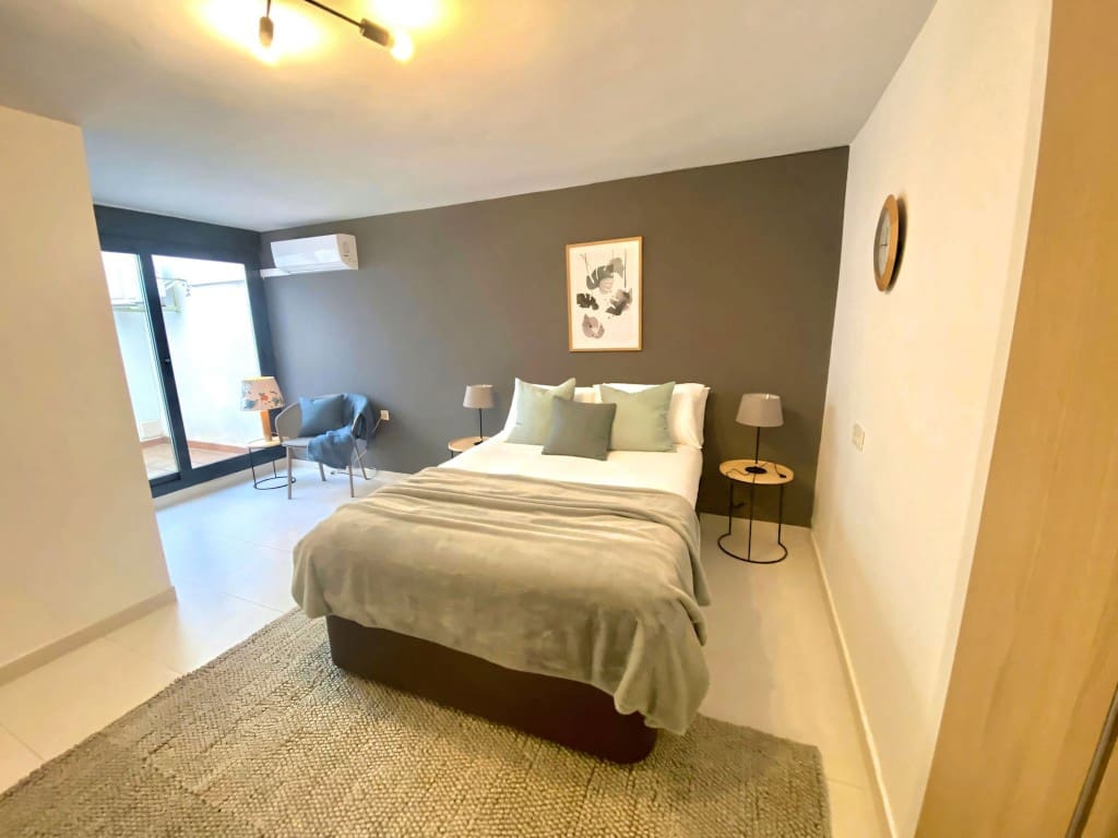 6 slaapkamer Villa te koop in Nueva Andalucia met zwembad garage - € 1.449.500 (Ref: 9665792)