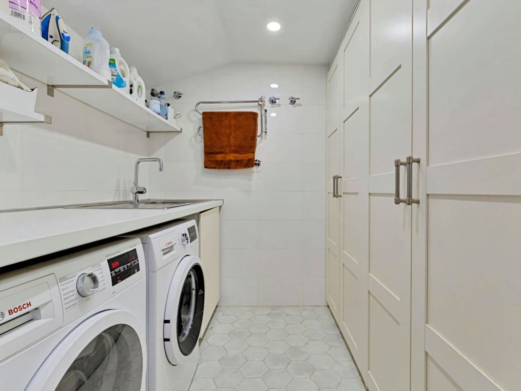 4 bedroom Penthouse for sale in Fuengirola with pool - € 995,000 (Ref: 9665793)