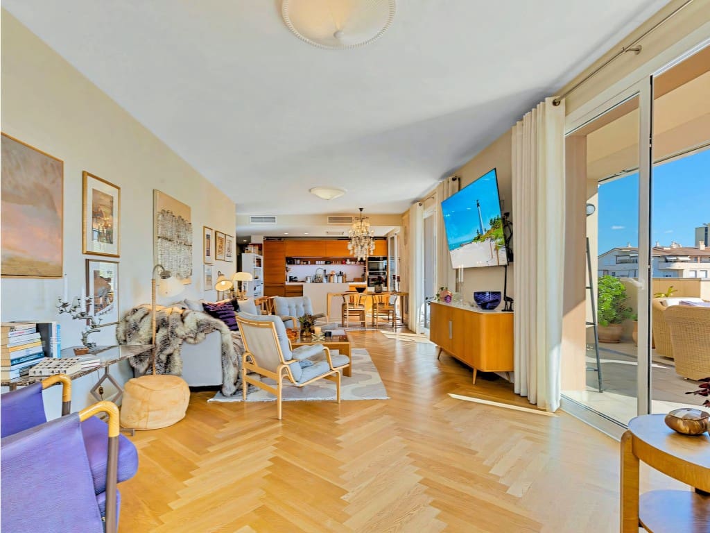 4 bedroom Penthouse for sale in Fuengirola with pool - € 995,000 (Ref: 9665793)