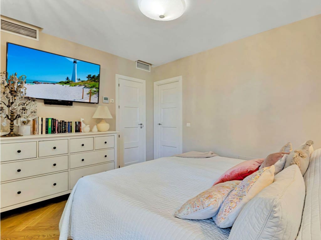 4 bedroom Penthouse for sale in Fuengirola with pool - € 995,000 (Ref: 9665793)