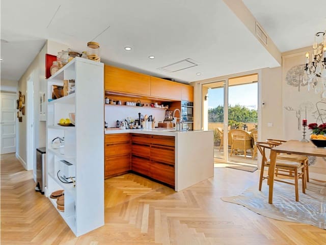 4 bedroom Penthouse for sale in Fuengirola with pool - € 995,000 (Ref: 9665793)