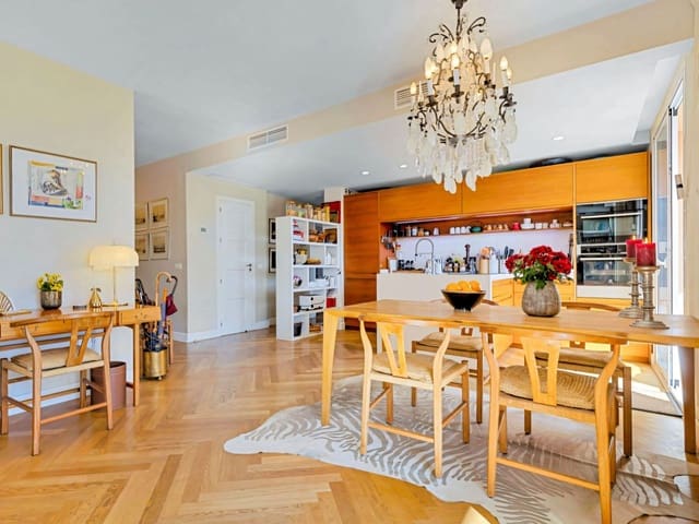 4 bedroom Penthouse for sale in Fuengirola with pool - € 995,000 (Ref: 9665793)