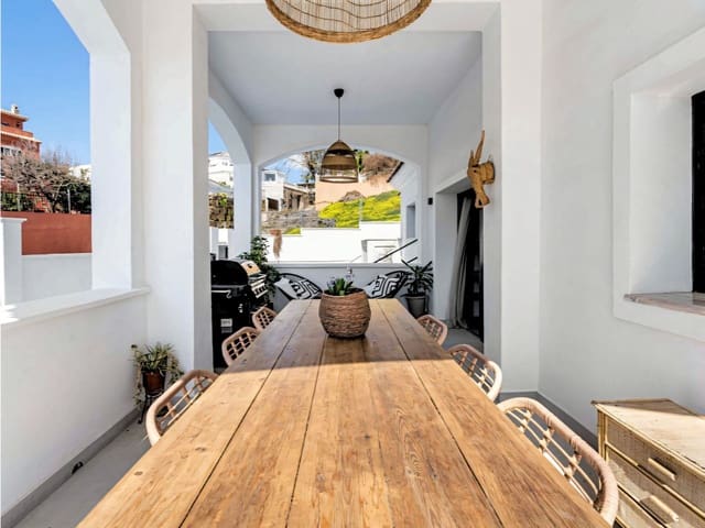 5 slaapkamer Villa te koop in New Golden Mile, Estepona met zwembad garage - € 995.000 (Ref: 9665794)