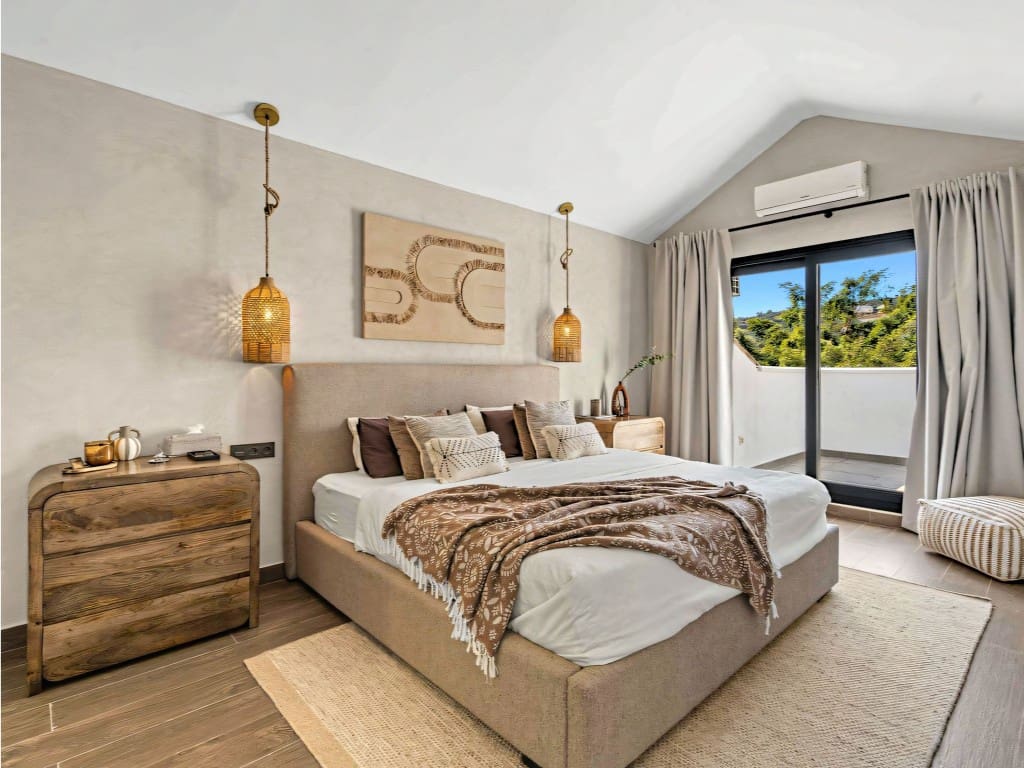 5 makuuhuone Huvila myytävänä paikassa New Golden Mile mukana uima-altaan 
autotalli - 995 000 € (Ref: 9665794)