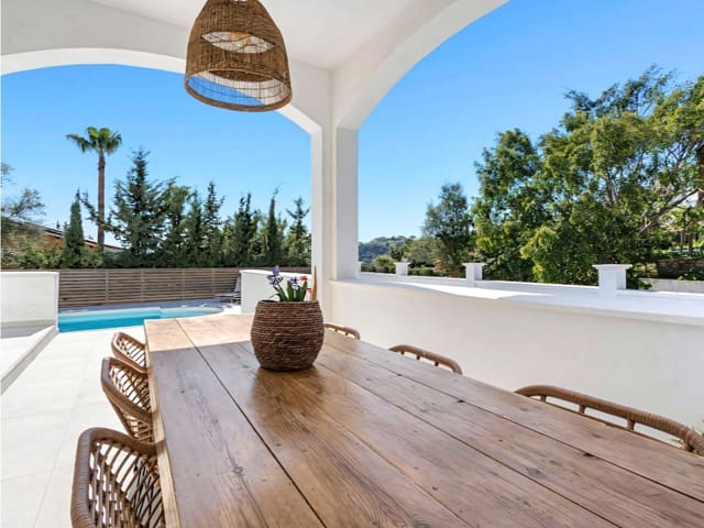 5 slaapkamer Villa te koop in New Golden Mile, Estepona met zwembad garage - € 995.000 (Ref: 9665794)