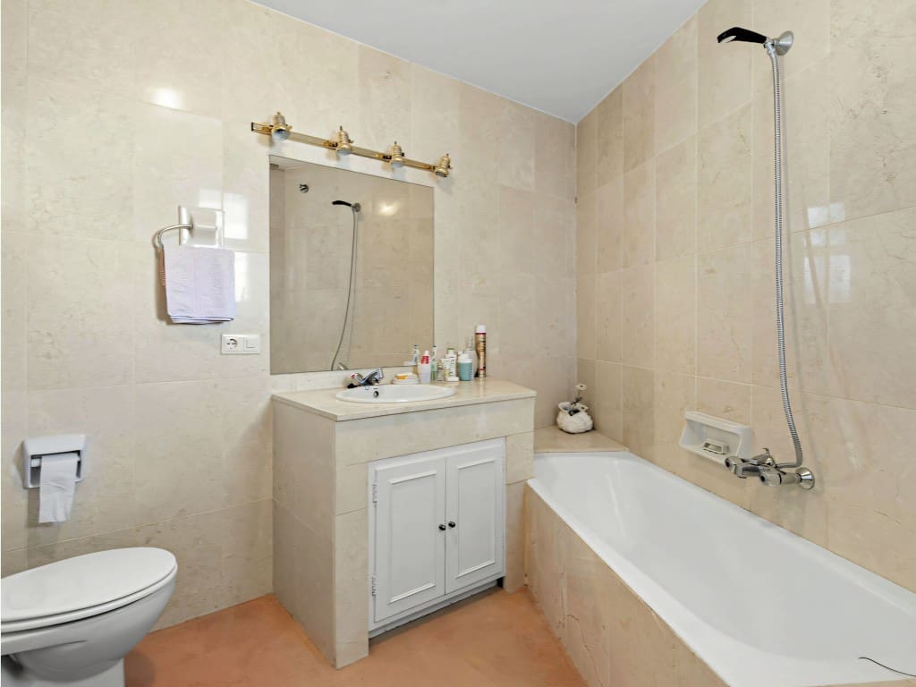 Apartamento de 2 habitaciones en San Pedro de Alcantara en venta con piscina garaje - 530.000 € (Ref: 9669880)