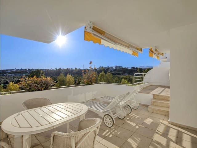 Apartamento de 2 habitaciones en San Pedro de Alcantara, Marbella en venta con piscina garaje - 530.000 € (Ref: 9669880)