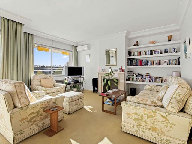 Apartamento de 2 habitaciones en San Pedro de Alcantara, Marbella en venta con piscina garaje - 530.000 € (Ref: 9669880)