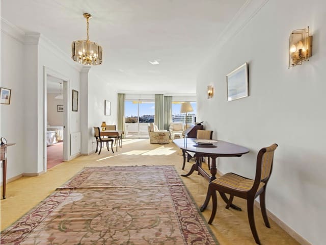 Apartamento de 2 habitaciones en San Pedro de Alcantara, Marbella en venta con piscina garaje - 530.000 € (Ref: 9669880)