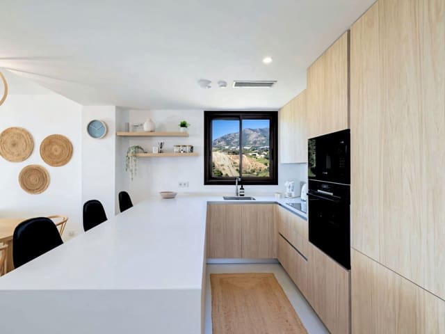 3 quarto Apartamento para venda em El Higuerón, Fuengirola com piscina garagem - 739 000 € (Ref: 9673759)