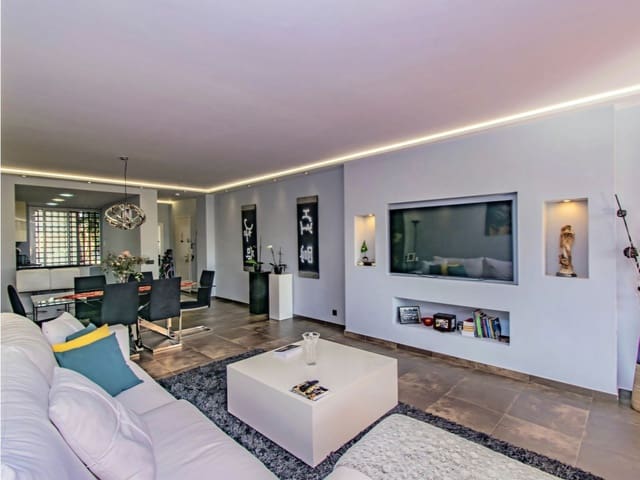 2 makuuhuone Huoneisto myytävänä paikassa Estepona mukana uima-altaan 
autotalli - 480 000 € (Ref: 9673762)