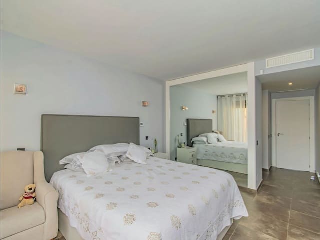 2 makuuhuone Huoneisto myytävänä paikassa Estepona mukana uima-altaan 
autotalli - 480 000 € (Ref: 9673762)