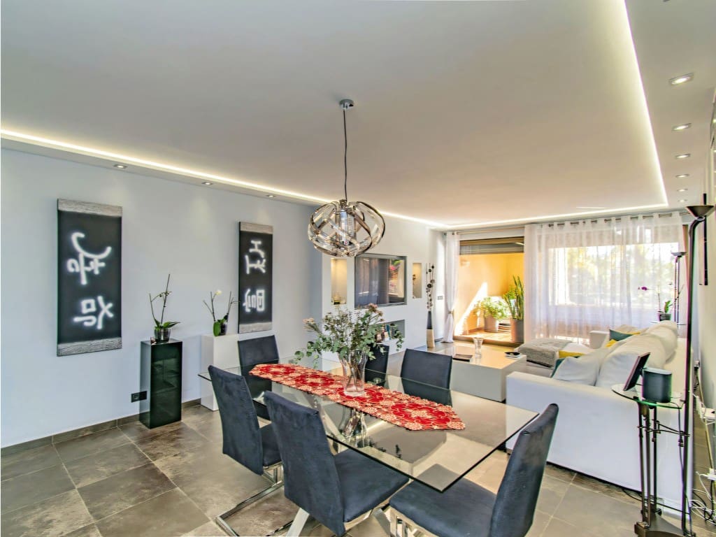 2 makuuhuone Huoneisto myytävänä paikassa Estepona mukana uima-altaan 
autotalli - 480 000 € (Ref: 9673762)