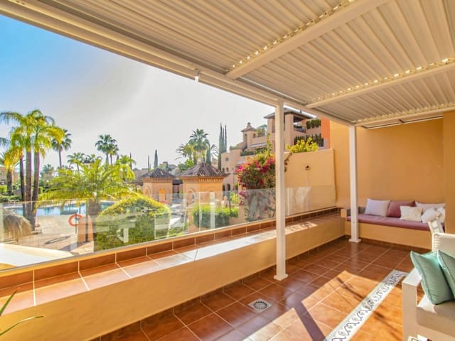 2 makuuhuone Huoneisto myytävänä paikassa Estepona mukana uima-altaan 
autotalli - 480 000 € (Ref: 9673762)