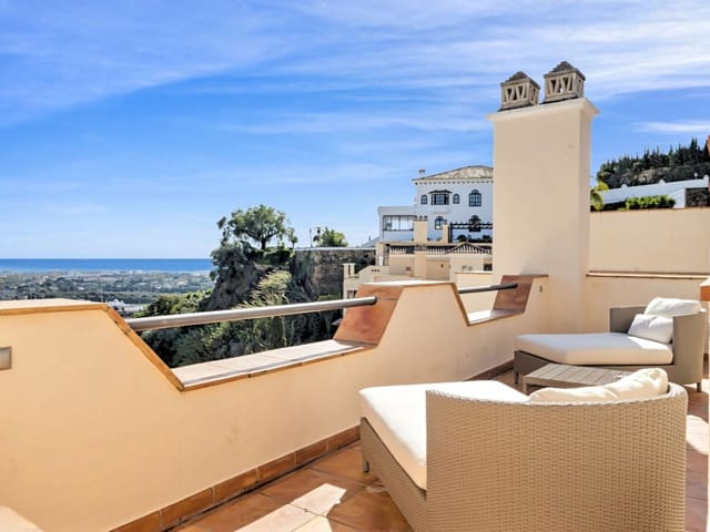 4 chambre Penthouse à vendre à Los Arqueros, Benahavís avec piscine garage - 2 650 000 € (Ref: 9673763)