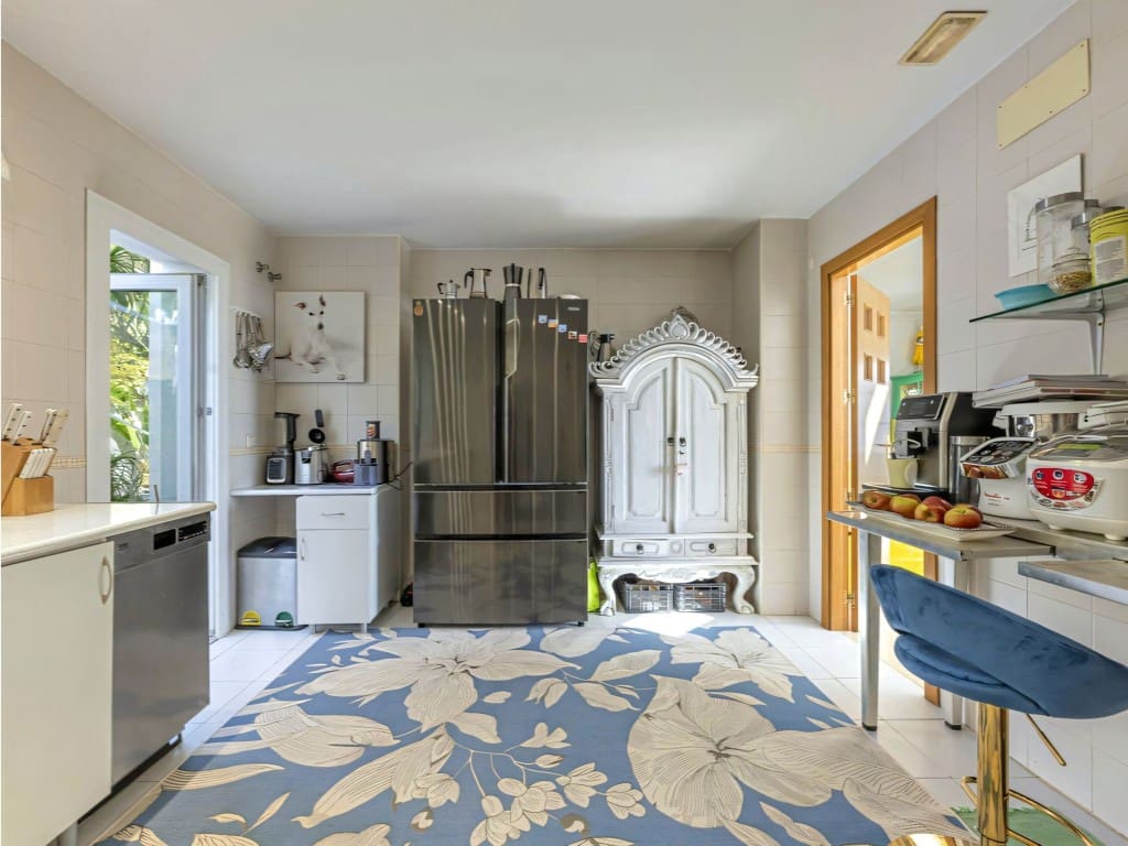 3 makuuhuone Omakotitalo myytävänä paikassa La Mairena mukana 
autotalli - 980 000 € (Ref: 9676707)