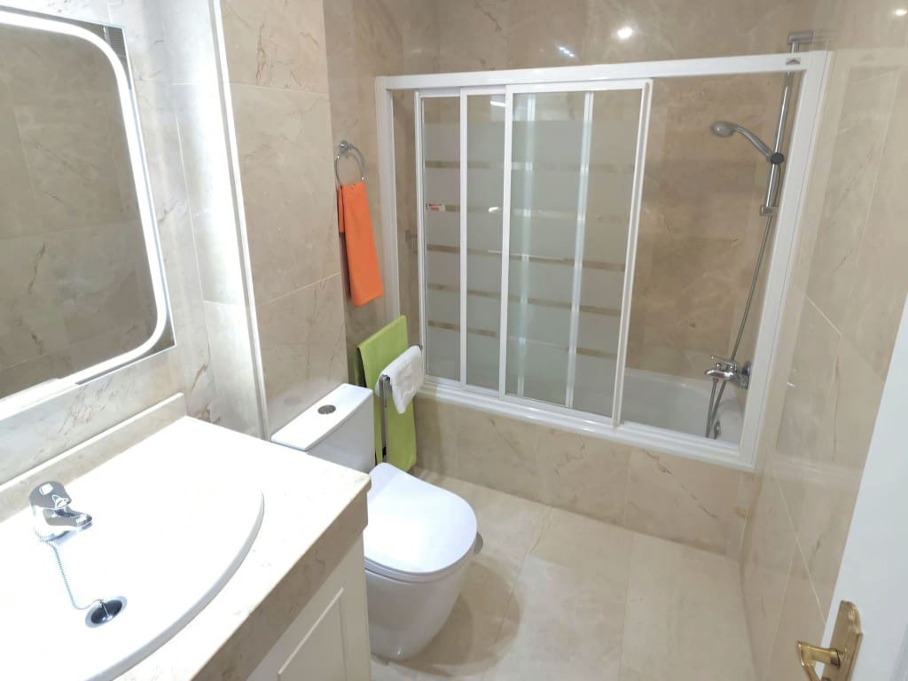 2 bedroom Apartment for sale in La Cala de Mijas with pool garage - € 399,000 (Ref: 9676708)