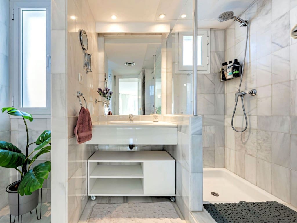 2 bedroom Penthouse for sale in Nueva Andalucia with pool - € 499,000 (Ref: 9676709)