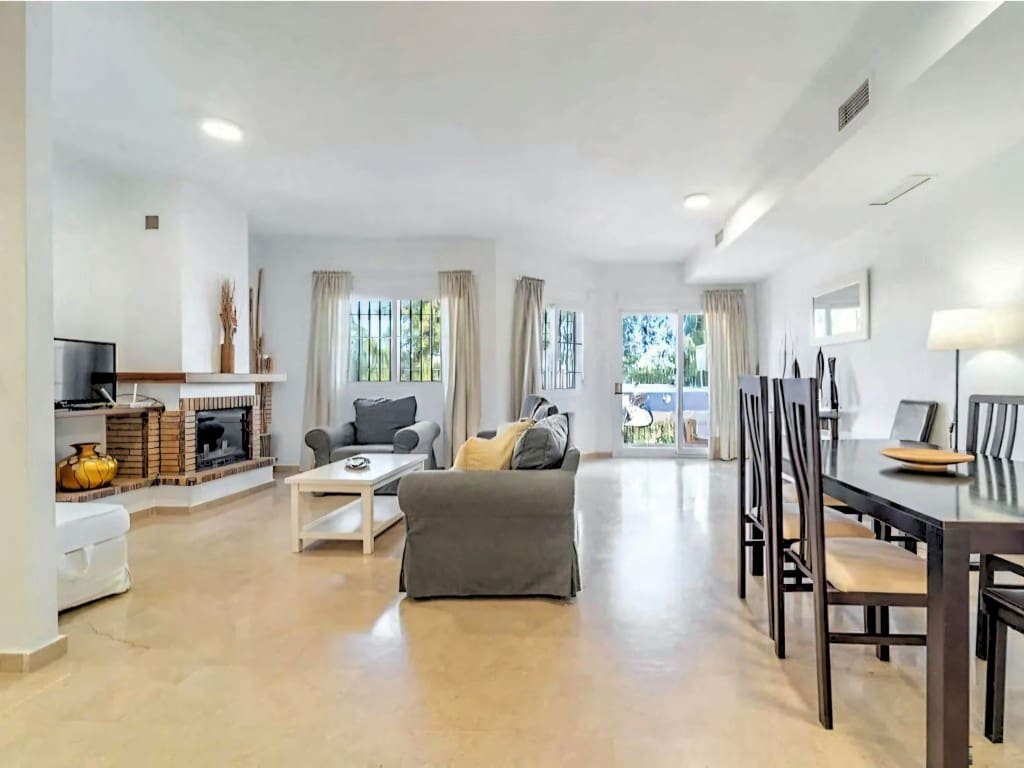 3 chambre Maison de Ville à vendre à Alhaurin de la Torre avec piscine garage - 47 990 € (Ref: 9679403)