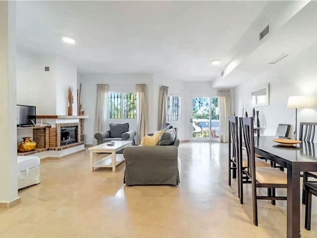 3 chambre Maison de Ville à vendre à Alhaurín de la Torre avec piscine garage - 47 990 € (Ref: 9679403)