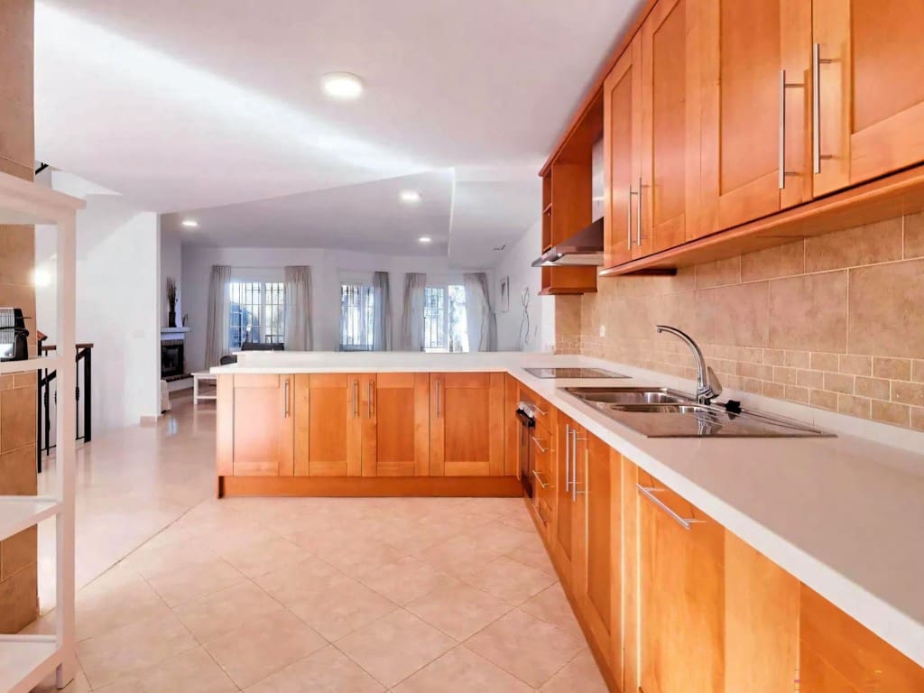 3 chambre Maison de Ville à vendre à Alhaurin de la Torre avec piscine garage - 47 990 € (Ref: 9679403)