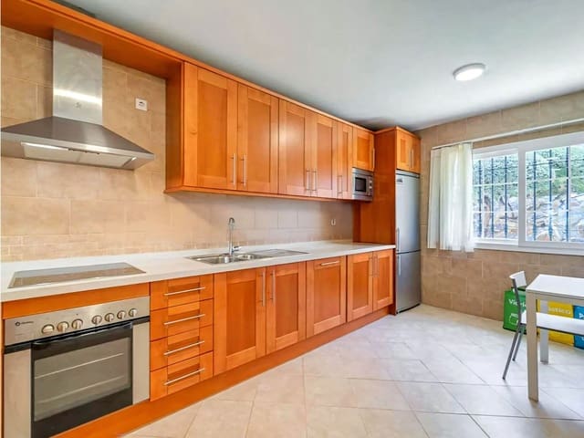 3 chambre Maison de Ville à vendre à Alhaurín de la Torre avec piscine garage - 47 990 € (Ref: 9679403)