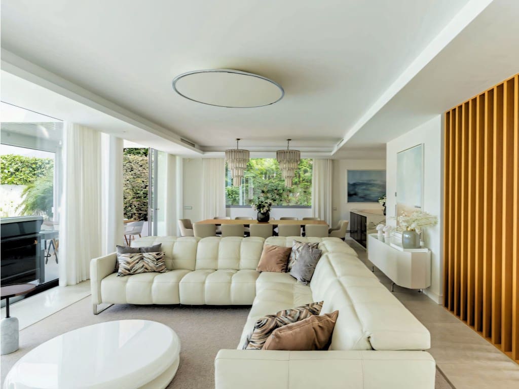 4 bedroom Villa for sale in Marbella with pool garage - € 3,800,000 (Ref: 9682278)