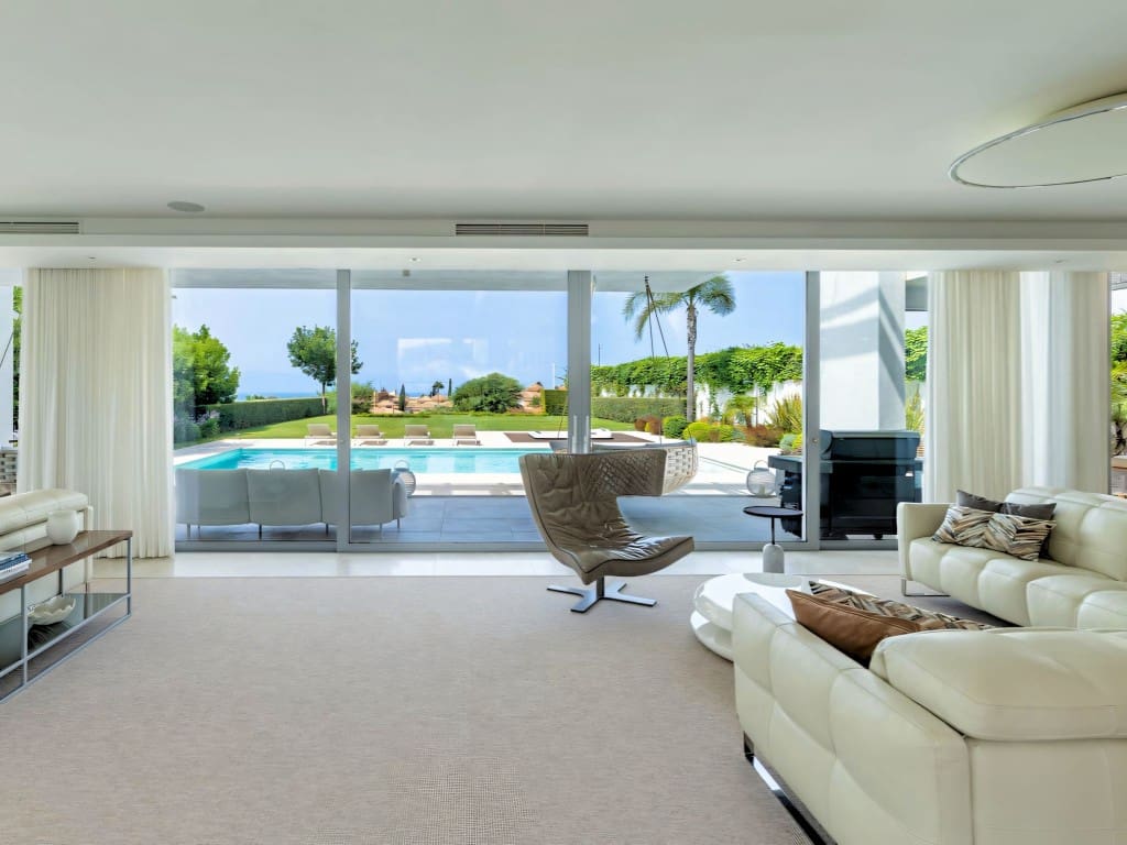 4 bedroom Villa for sale in Marbella with pool garage - € 3,800,000 (Ref: 9682278)