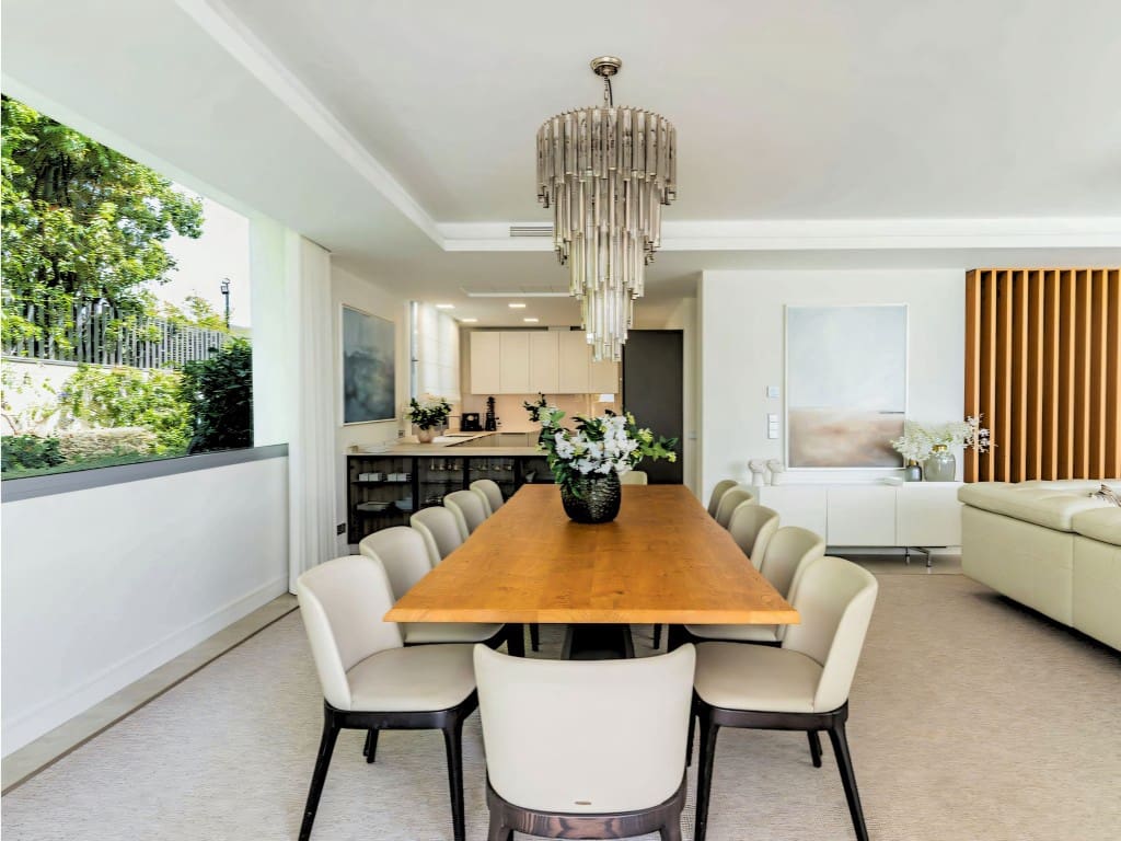 4 bedroom Villa for sale in Marbella with pool garage - € 3,800,000 (Ref: 9682278)