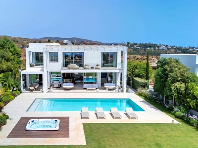 4 bedroom Villa for sale in Santa Clara, Marbella with pool garage - € 3,800,000 (Ref: 9682278)