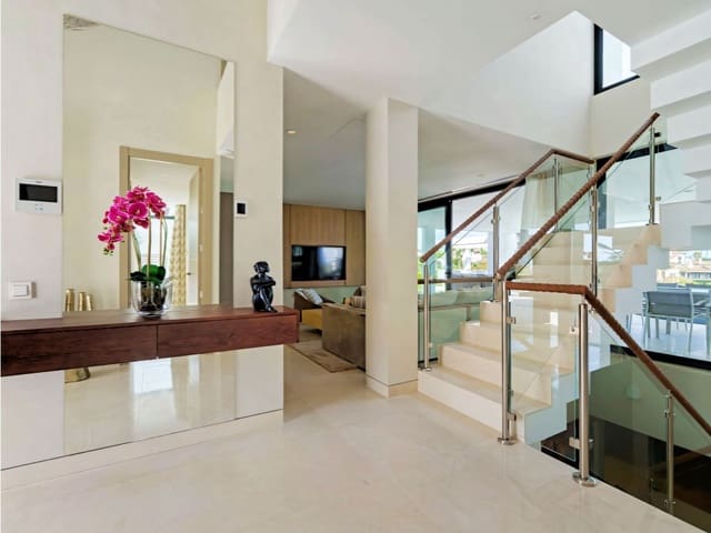 5 sovrum Villa till salu i Nueva Andalucia, Marbella med pool garage - 4 995 000 € (Ref: 9685979)