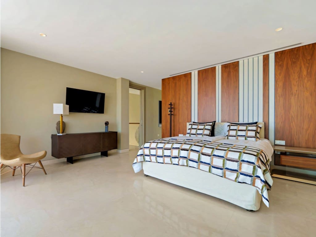 5 sovrum Villa till salu i Nueva Andalucia med pool garage - 4 995 000 € (Ref: 9685979)