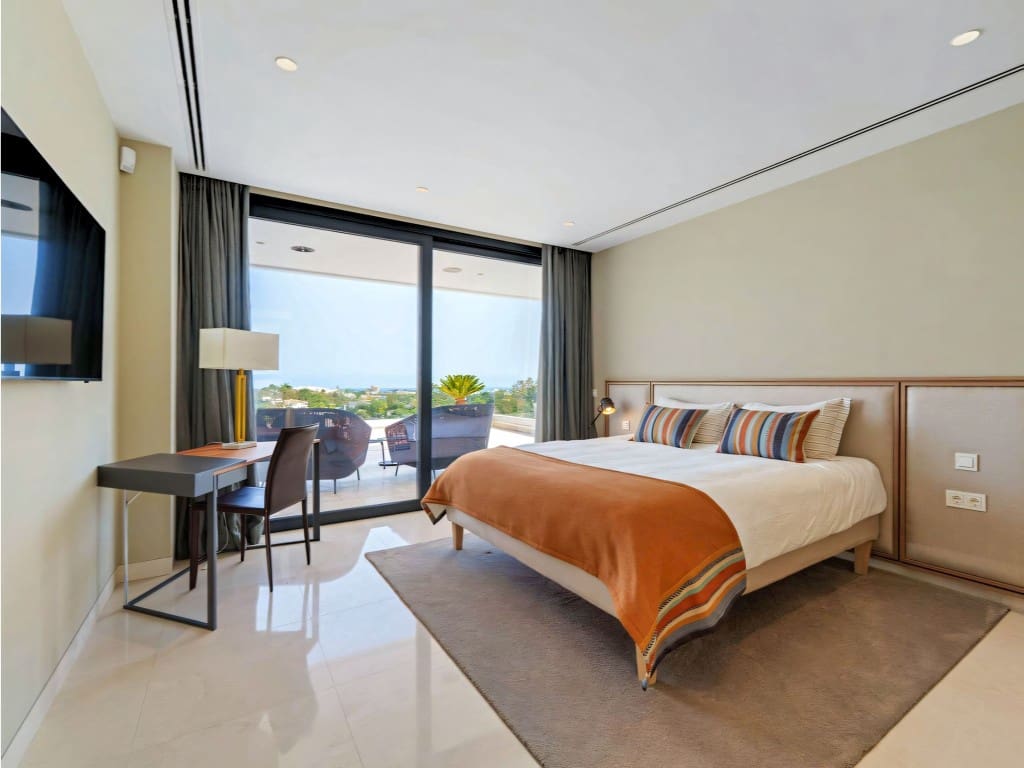 5 sovrum Villa till salu i Nueva Andalucia med pool garage - 4 995 000 € (Ref: 9685979)