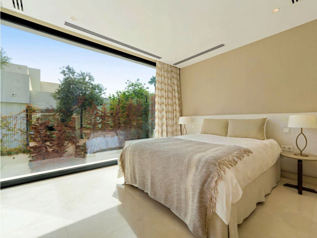 5 sovrum Villa till salu i Nueva Andalucia med pool garage - 4 995 000 € (Ref: 9685979)