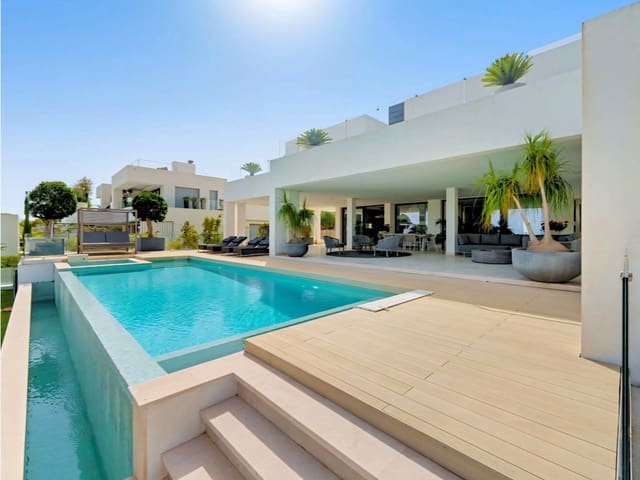 5 sovrum Villa till salu i Nueva Andalucia, Marbella med pool garage - 4 995 000 € (Ref: 9685979)