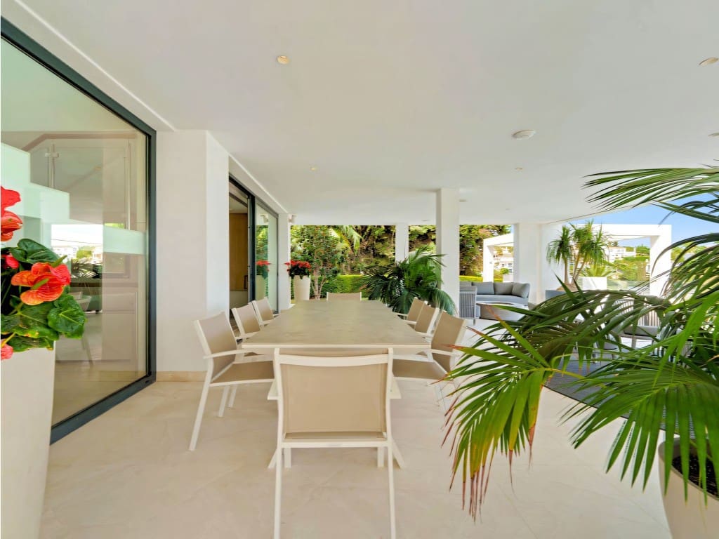 5 sovrum Villa till salu i Nueva Andalucia med pool garage - 4 995 000 € (Ref: 9685979)