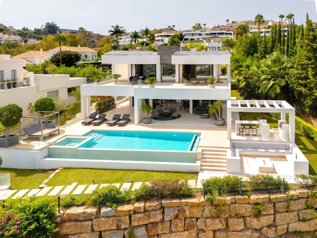 5 sovrum Villa till salu i Nueva Andalucia med pool garage - 4 995 000 € (Ref: 9685979)