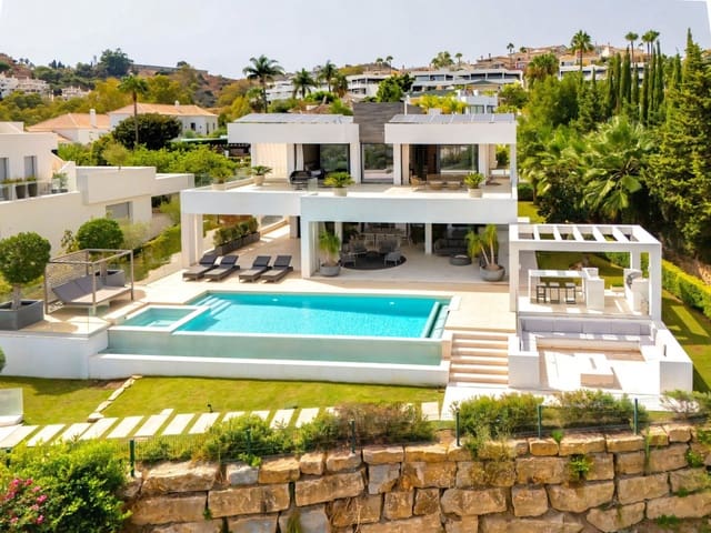 5 sovrum Villa till salu i Nueva Andalucia, Marbella med pool garage - 4 995 000 € (Ref: 9685979)