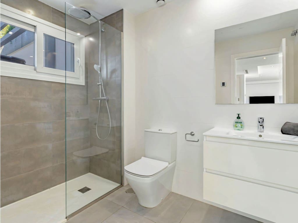 5 sypialnia Willa na sprzedaż w Fuengirola z basenem - 1 380 000 € (Ref: 9685980)