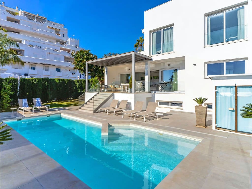 5 sypialnia Willa na sprzedaż w Fuengirola z basenem - 1 380 000 € (Ref: 9685980)