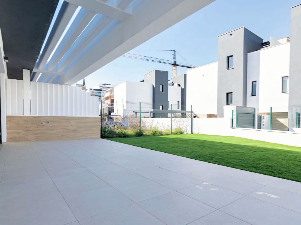 4 chambre Villa/Maison Semi-Mitoyenne à vendre à New Golden Mile avec piscine - 950 000 € (Ref: 9689973)