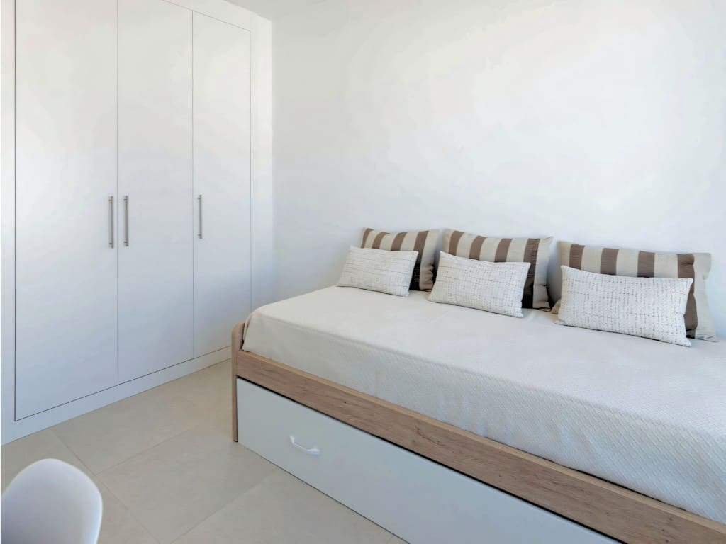 4 chambre Villa/Maison Semi-Mitoyenne à vendre à New Golden Mile avec piscine - 950 000 € (Ref: 9689973)