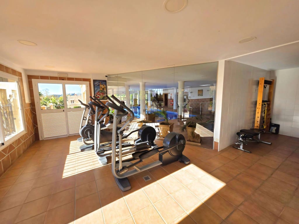 2 bedroom Apartment for sale in Estepona with pool garage - € 749,000 (Ref: 9689974)