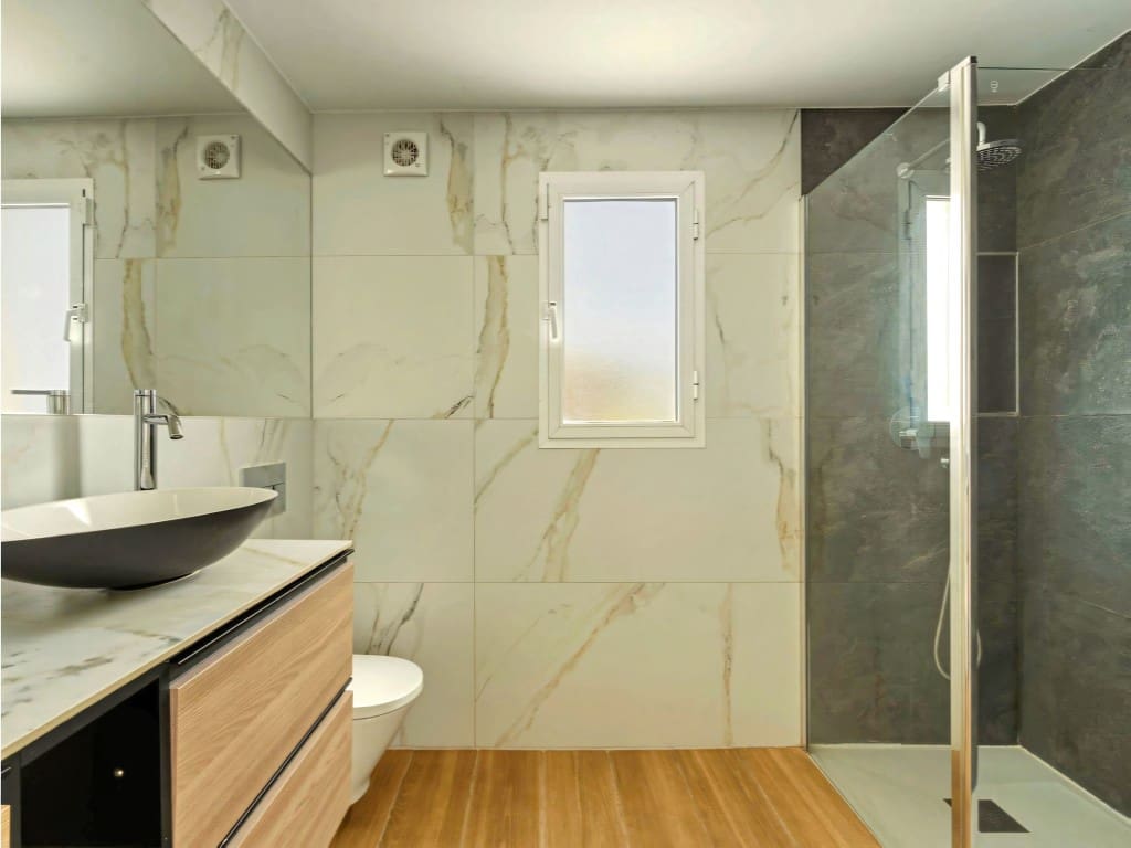 6 makuuhuone Huvila myytävänä paikassa Mijas Costa mukana uima-altaan - 1 095 000 € (Ref: 9689975)