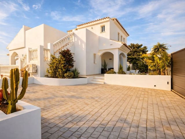6 makuuhuone Huvila myytävänä paikassa Mijas Costa, Mijas mukana uima-altaan - 1 095 000 € (Ref: 9689975)