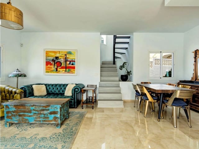 6 makuuhuone Huvila myytävänä paikassa Mijas Costa, Mijas mukana uima-altaan - 1 095 000 € (Ref: 9689975)