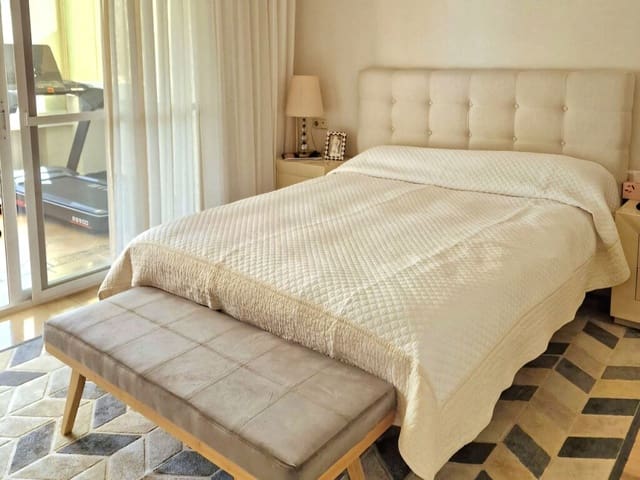 2 Zimmer Apartment zu verkaufen in Elviria, Marbella mit Pool Garage - 750.000 € (Ref: 9694631)