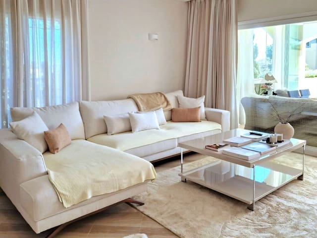 2 Zimmer Apartment zu verkaufen in Elviria, Marbella mit Pool Garage - 750.000 € (Ref: 9694631)